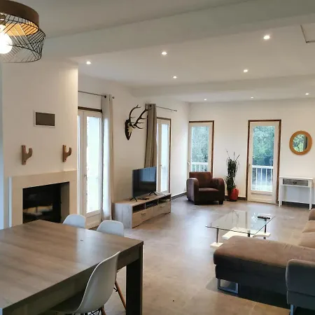 Maison Avec Vue Sur La Et Piscine *