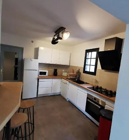 Maison Avec Vue Sur La Et Piscine Talasani