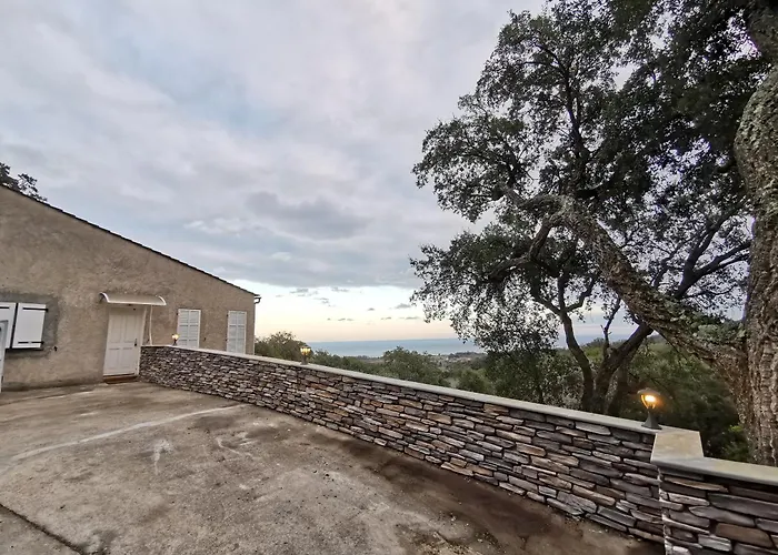 Maison Avec Vue Sur La Et Piscine Вилла