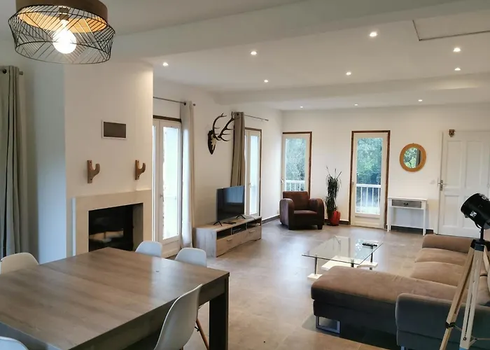 Maison Avec Vue Sur La Et Piscine *