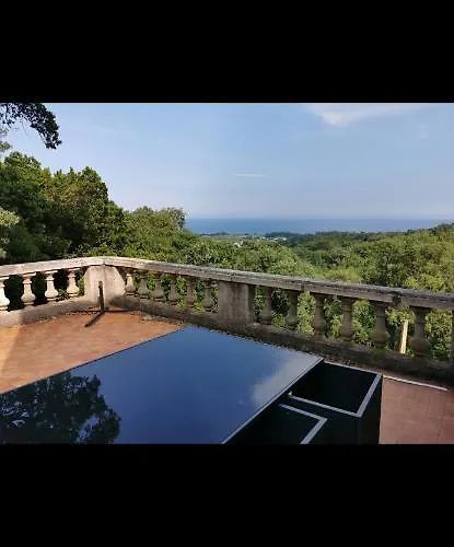 Maison Avec Vue Sur La Et Piscine Talasani