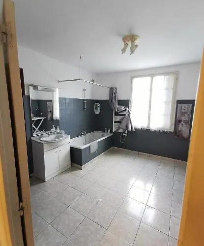 Maison Avec Vue Sur La Et Piscine