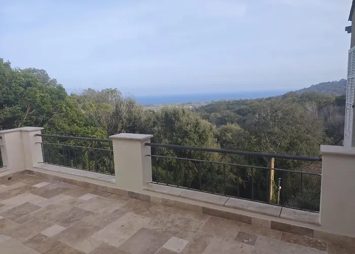 Maison Avec Vue Sur La Et Piscine Villa Talasani